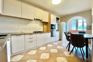 3-к квартира, 107,4 м², 7/10 эт.