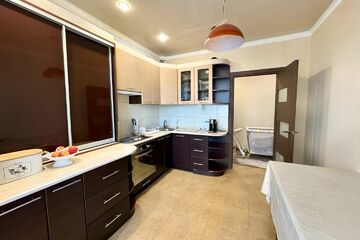 2-к квартира, 80 м², 3/5 эт.