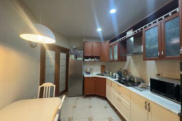 2-к квартира, 58 м², 4/18 эт.