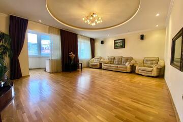 3-к квартира, 107 м², 5/7 эт.