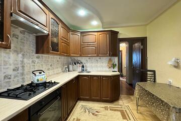 2-к квартира, 58 м², 6/10 эт.