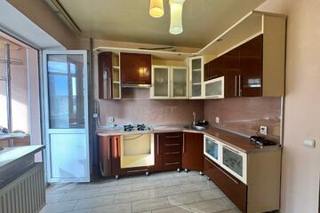 2-к квартира, 55 м², 4/10 эт.